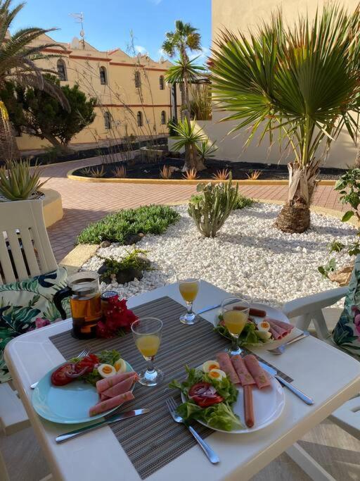 Fuerte Holiday M&M Apartaments Коста-Кальма Екстер'єр фото